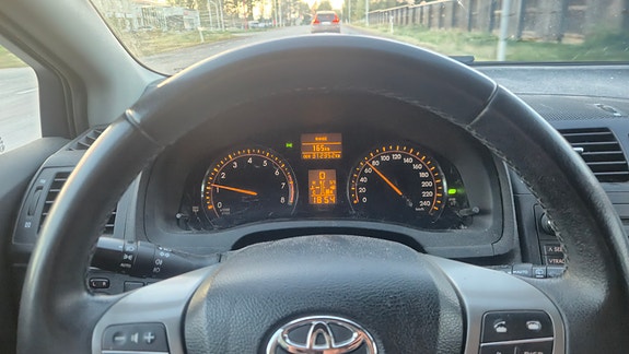 Toyota Avensis 8 of 8