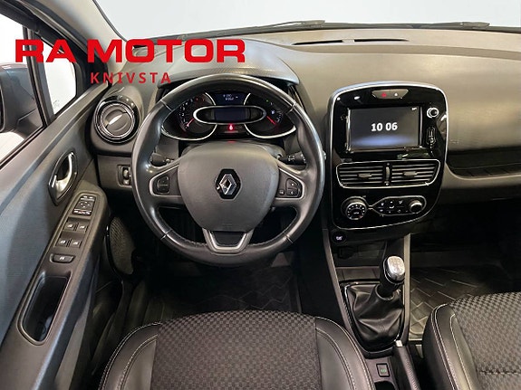 Renault Clio 17 of 21