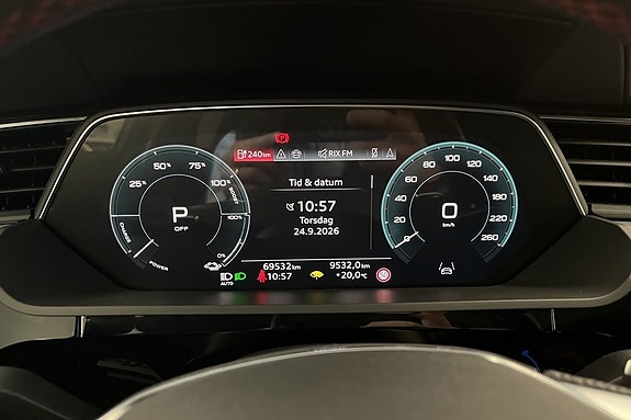 Audi Q8 13 of 19