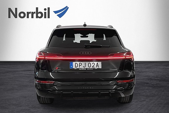 Audi Q8 18 of 19
