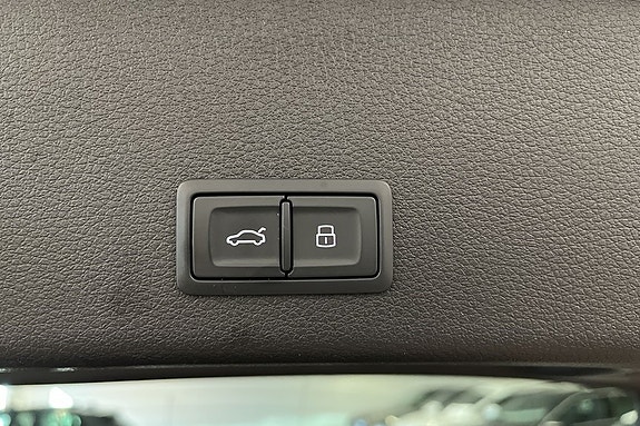 Audi Q8 19 of 19