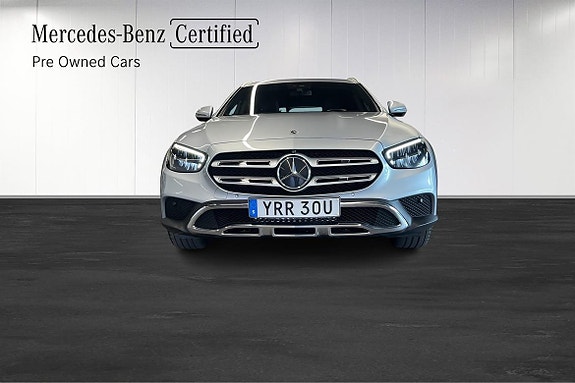 Mercedes-Benz E220 3 of 19