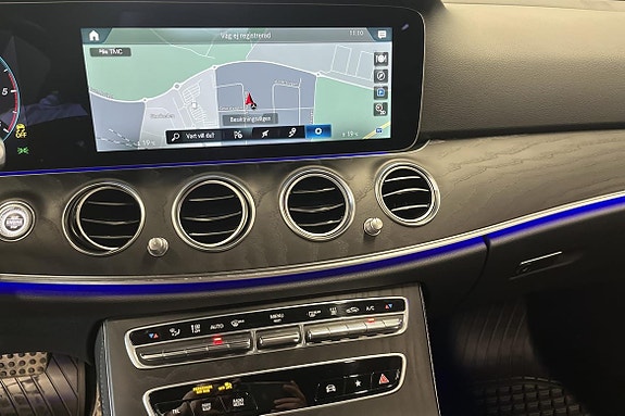 Mercedes-Benz E220 13 of 19