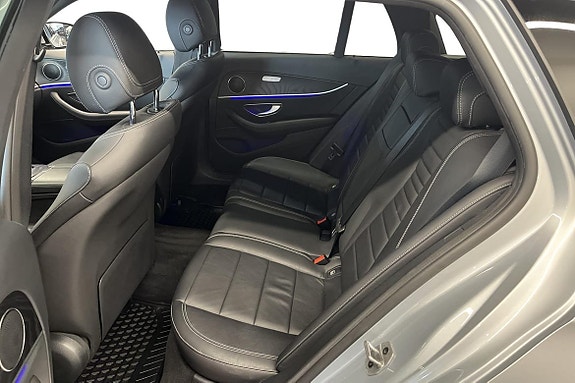 Mercedes-Benz E220 14 of 19