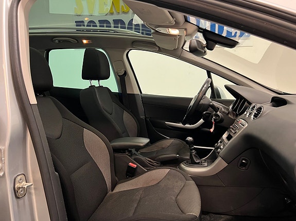 Peugeot 308 SW 18 of 22