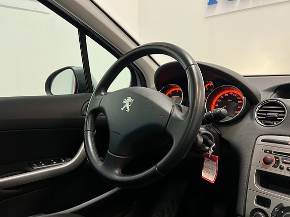 Peugeot 308 SW 20 of 22