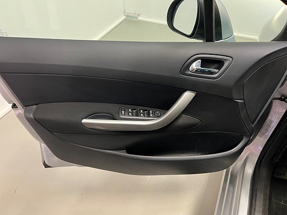 Peugeot 308 SW 14 of 22