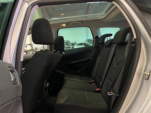 Peugeot 308 SW 15 of 22