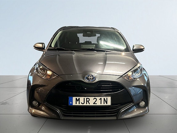 Toyota Yaris 2 of 19