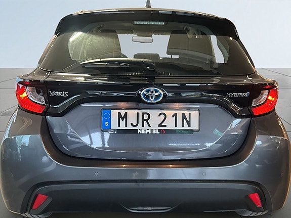 Toyota Yaris 12 of 19
