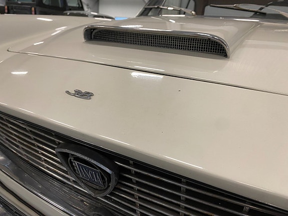 Lancia Flaminia 28 of 30