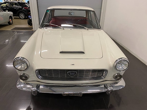 Lancia Flaminia 4 of 30
