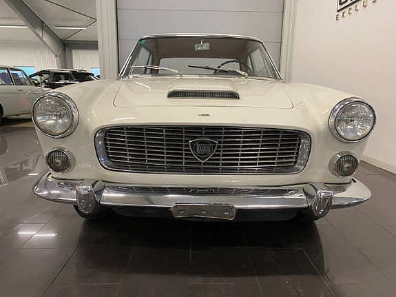 Lancia Flaminia 8 of 30