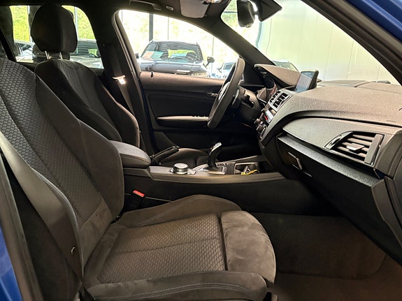 BMW M140i 12 of 18