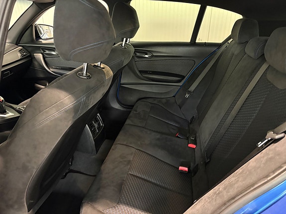 BMW M140i 16 of 18