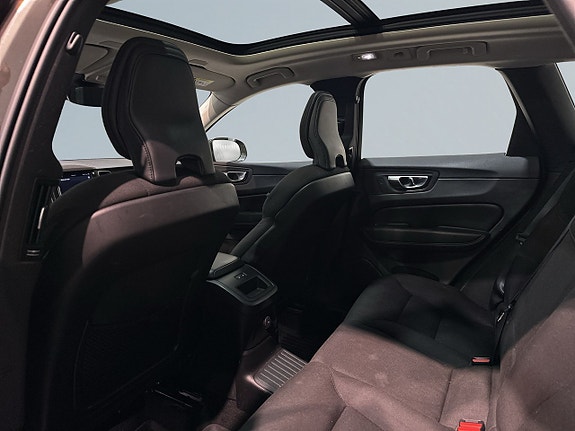 Volvo XC60 13 of 22