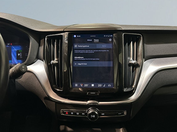Volvo XC60 15 of 22