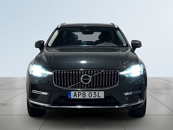 Volvo XC60 2 of 22