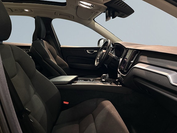 Volvo XC60 10 of 22