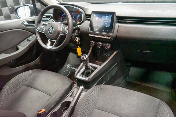 Renault Clio V 18 of 23