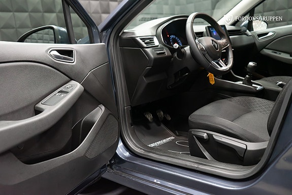 Renault Clio V 11 of 23