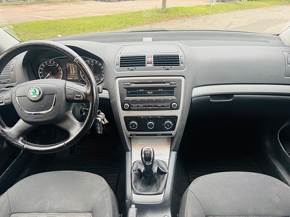 Skoda Octavia 3 of 7