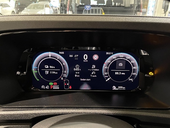 Volkswagen Caddy Maxi 12 of 18