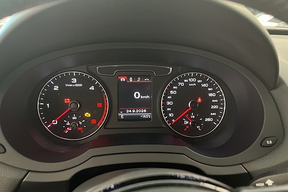 Audi Q3 11 of 16