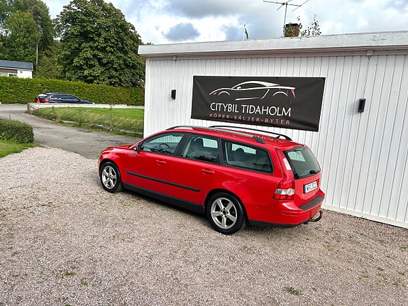 Volvo V50 3 of 9