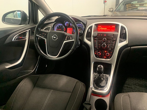 Opel Astra 12 of 14