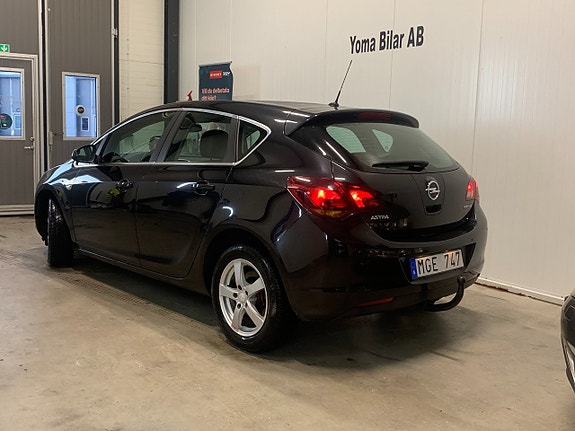 Opel Astra 2 of 14