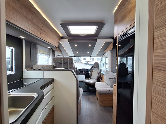 Adria Sonic I 700 Axess SC Queenbädd, Solcell 11 of 25