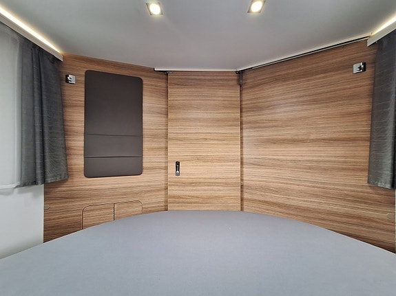 Adria Sonic I 700 Axess SC Queenbädd, Solcell 20 of 25