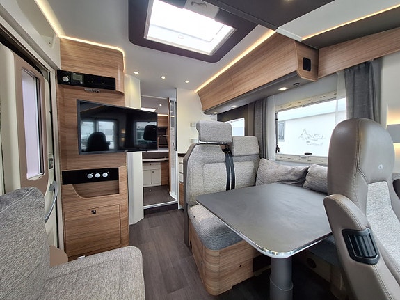 Adria Sonic I 700 Axess SC Queenbädd, Solcell 6 of 25