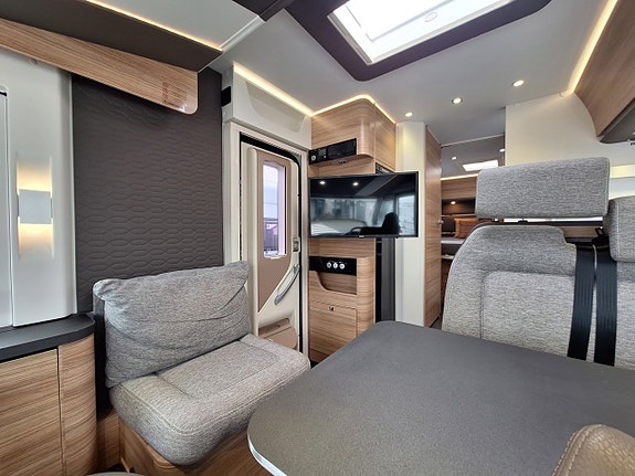 Adria Sonic I 700 Axess SC Queenbädd, Solcell 7 of 25