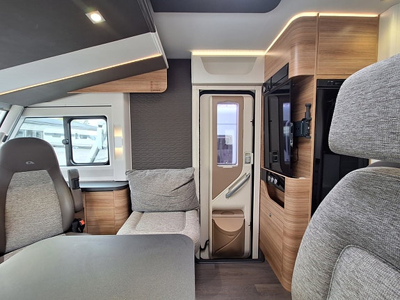 Adria Sonic I 700 Axess SC Queenbädd, Solcell 9 of 25