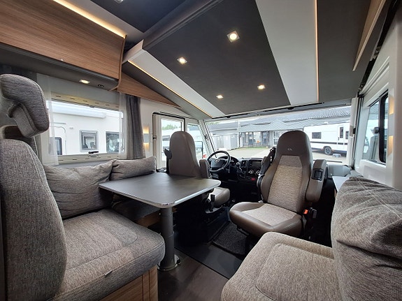 Adria Sonic I 700 Axess SC Queenbädd, Solcell 3 of 25