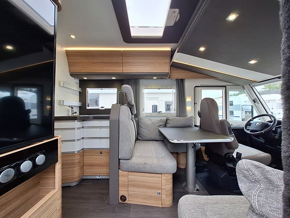 Adria Sonic I 700 Axess SC Queenbädd, Solcell 2 of 25