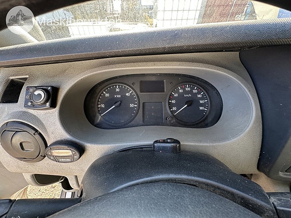 RENAULT Master DCI 150 Skåpbil 14 of 27