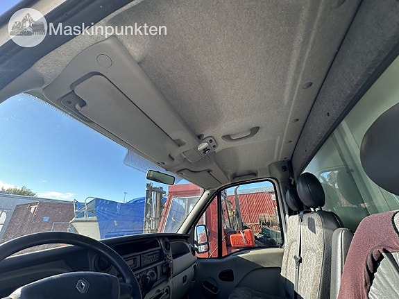 RENAULT Master DCI 150 Skåpbil 16 of 27