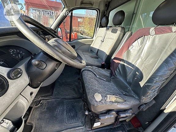RENAULT Master DCI 150 Skåpbil 12 of 27