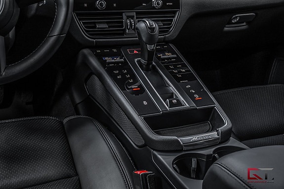 Porsche Macan 14 of 18
