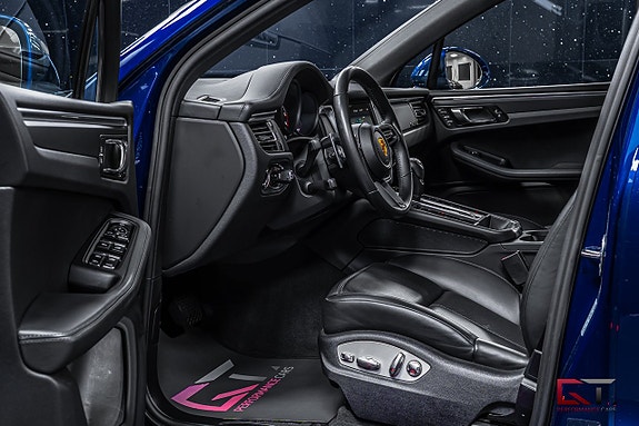 Porsche Macan 8 of 18