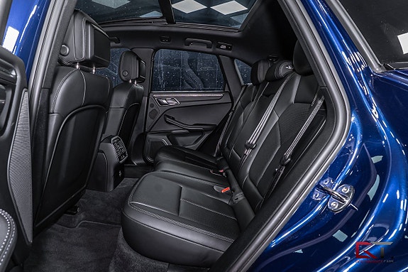 Porsche Macan 16 of 18
