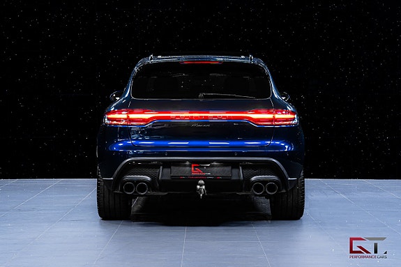Porsche Macan 7 of 18