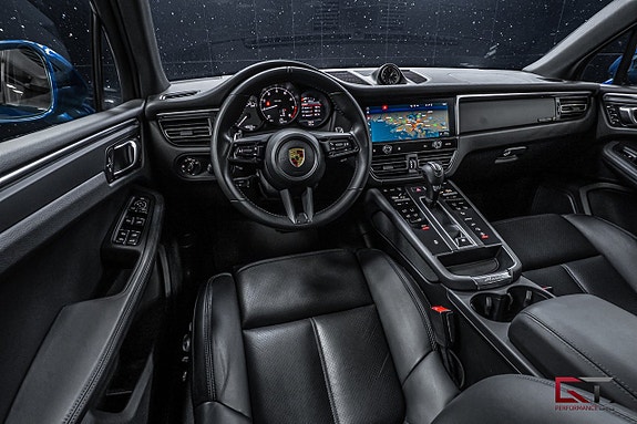 Porsche Macan 9 of 18