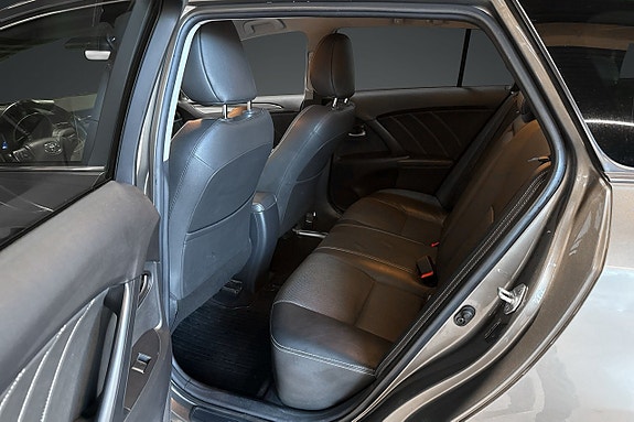 Toyota Avensis 15 of 17
