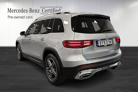 Mercedes-Benz GLB200 4 of 15