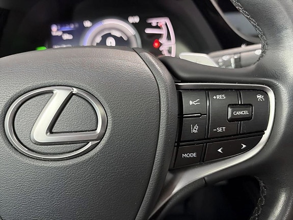 Lexus ES300h 16 of 21