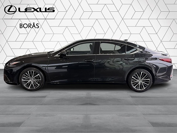 Lexus ES300h 3 of 21